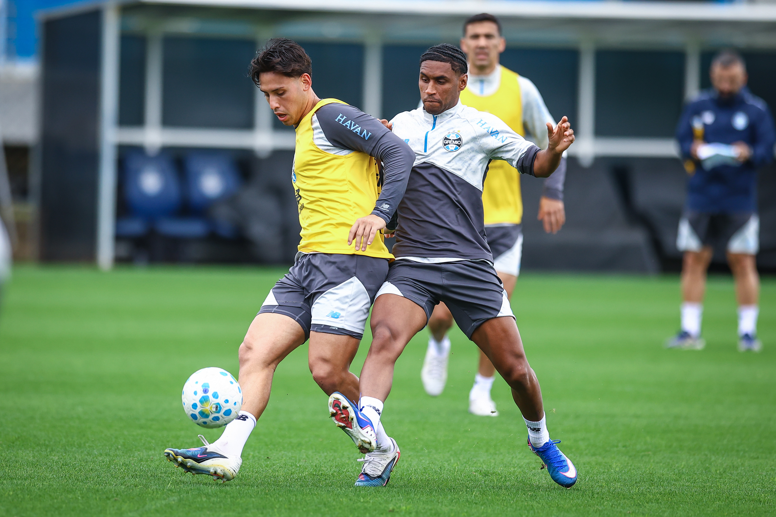 Treino técnico abre semana de clássico