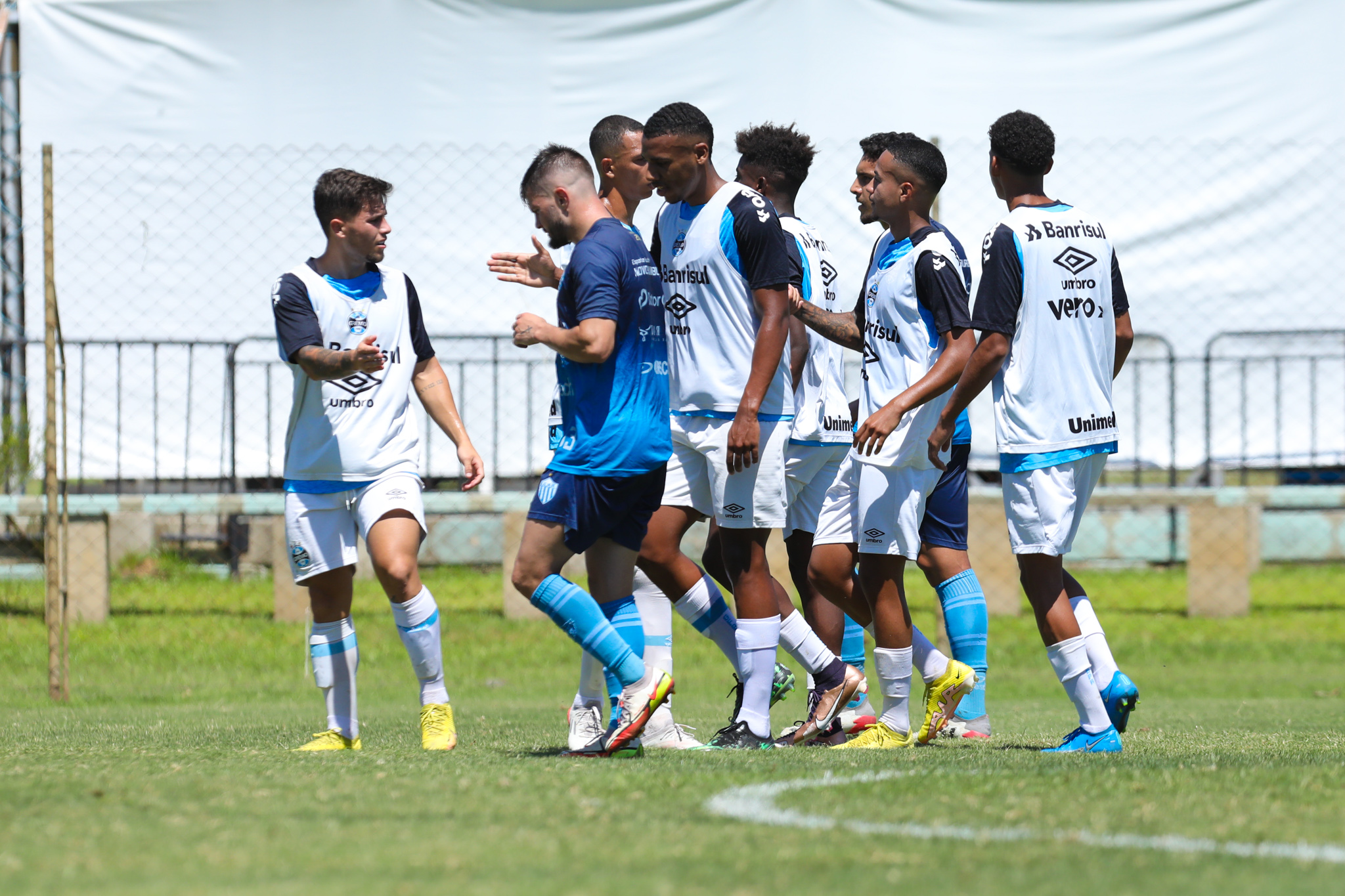 Grêmio vence o Novo Hamburgo em jogo-treino no CT Luiz Carvalho