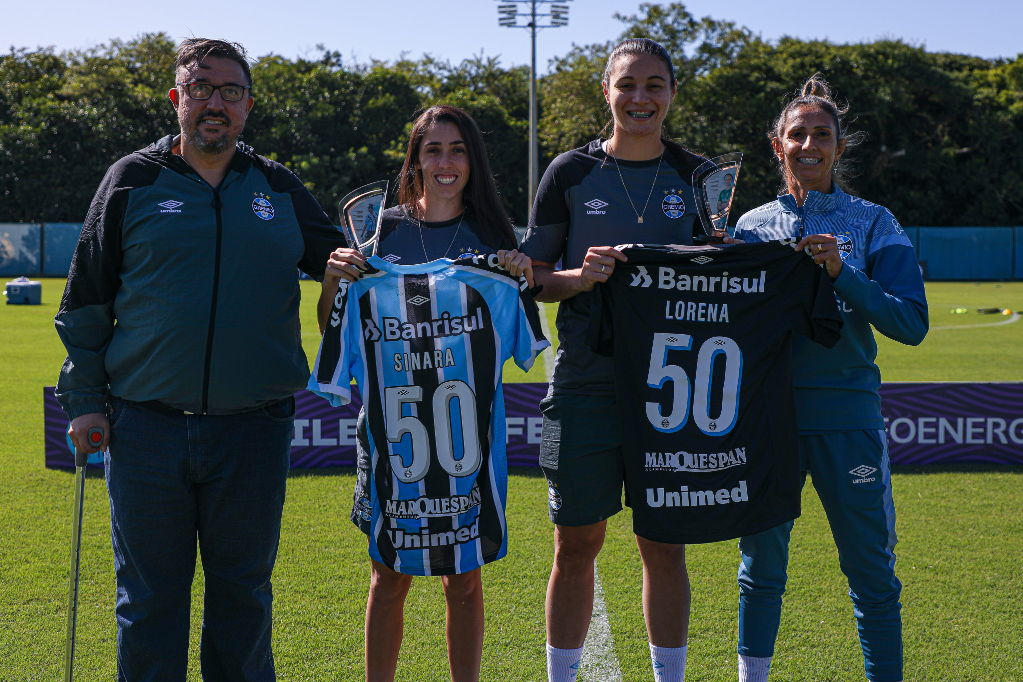 Partida com 11 gols marca estreia dos jogos femininos do