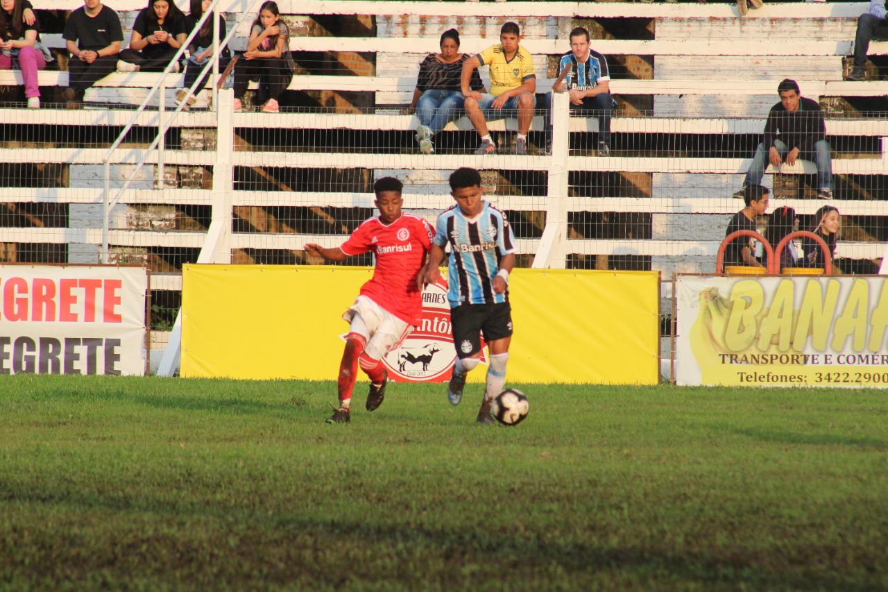 Grêmio encara o Galo em jogo de seis pontos - Radio Grenal