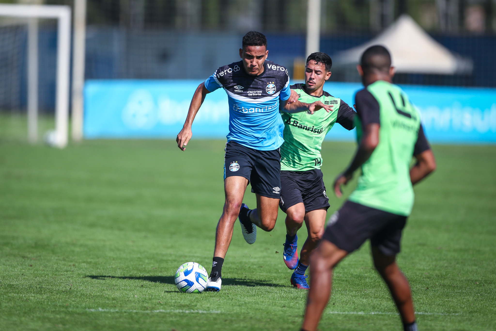 Grêmio e Santos empatam em Porto Alegre em jogo com 3 pênaltis