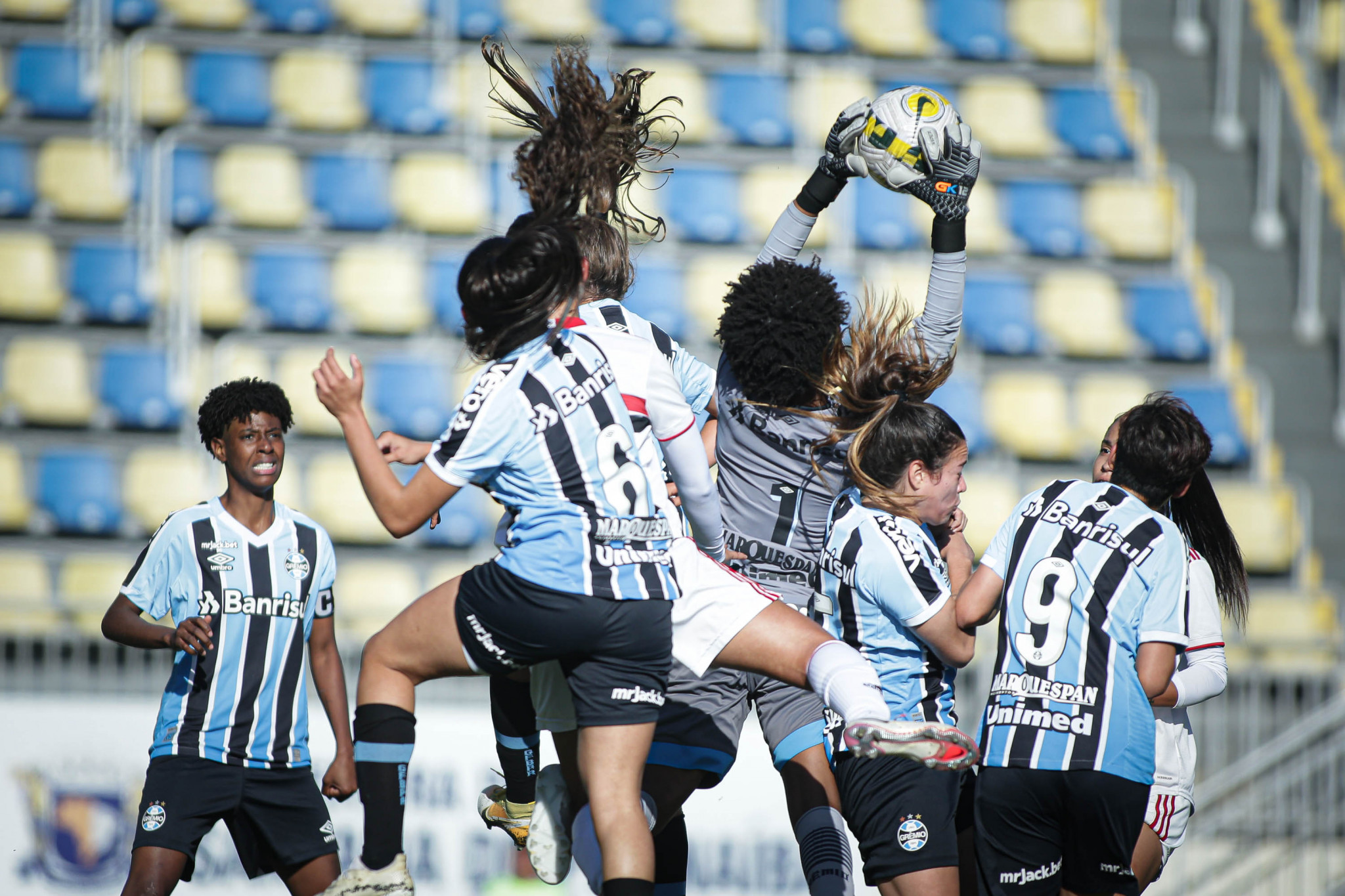 Corinthians goleia Juventus pelo Paulista Feminino mesmo já classificado  para semifinal
