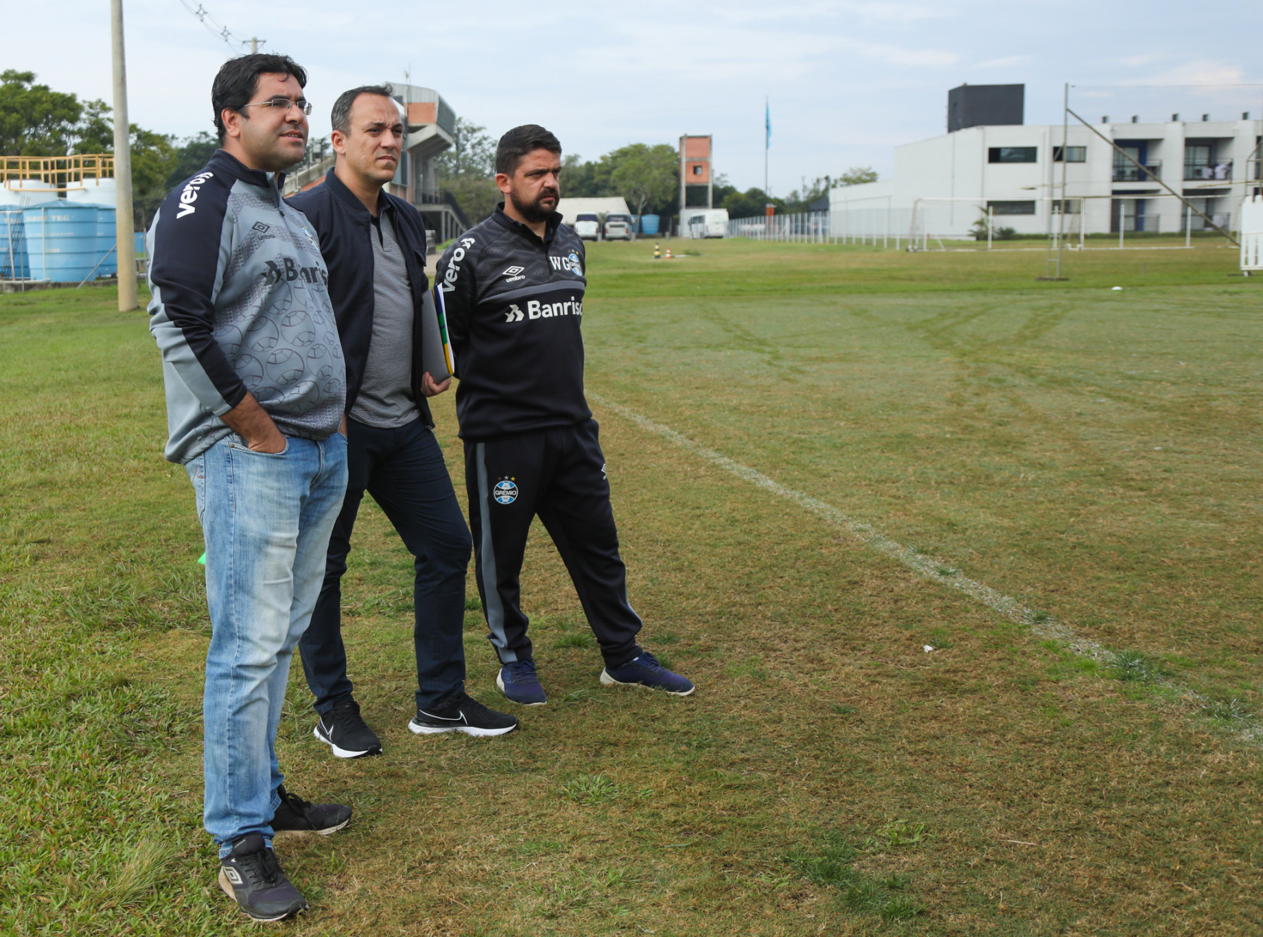 Jovem faz seleção para 'ficante' na Copa do Mundo e escolhe currículo de  estudante que promete 'conchinha profissional e cafuné avançado', Distrito  Federal