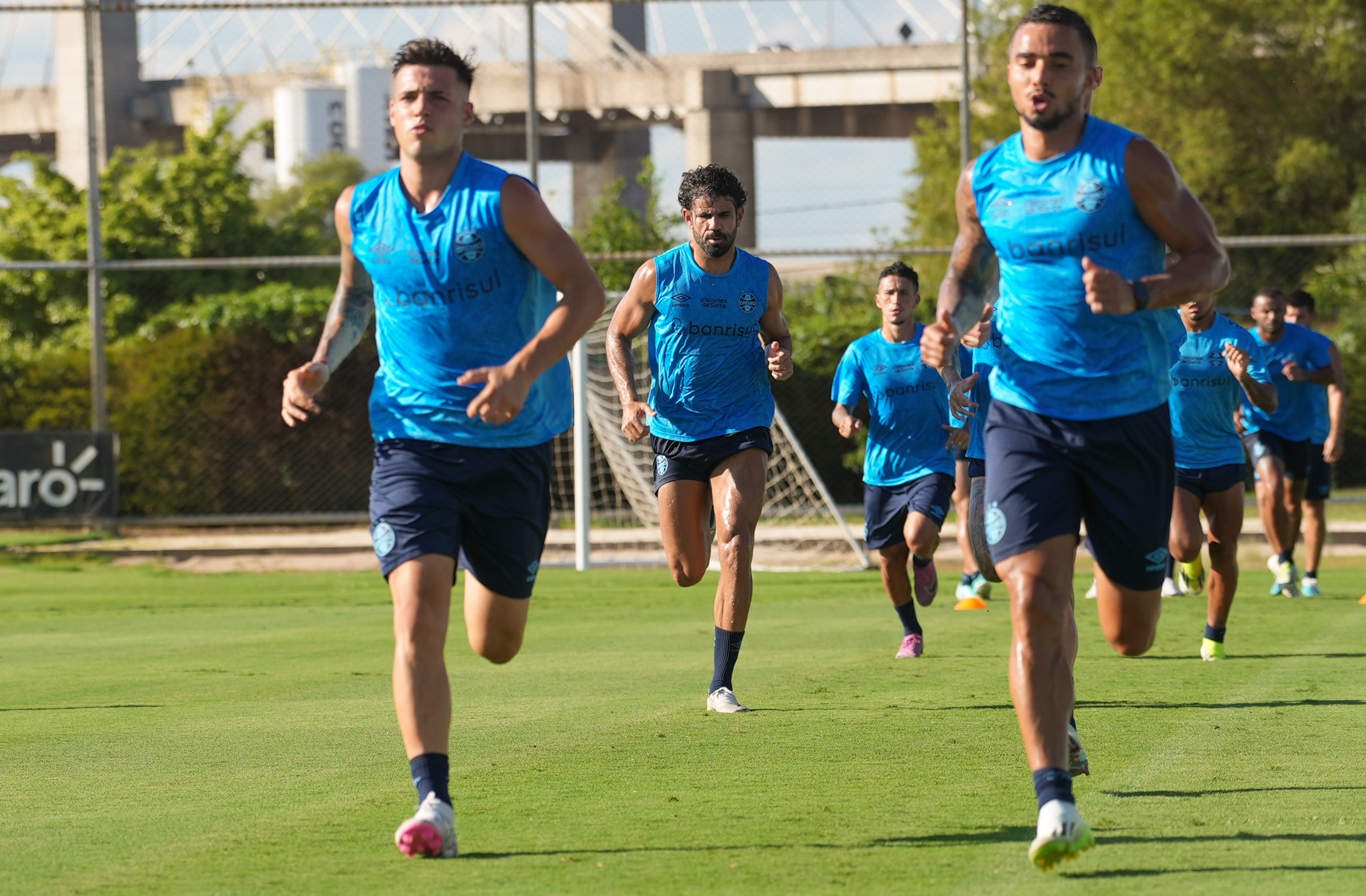 Tarde De Intenso Treinamento Físico Na Reapresentação Gremista