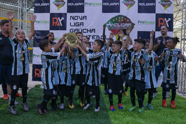 Academia do Futebol na categoria sub-11 está entre os 8 melhores