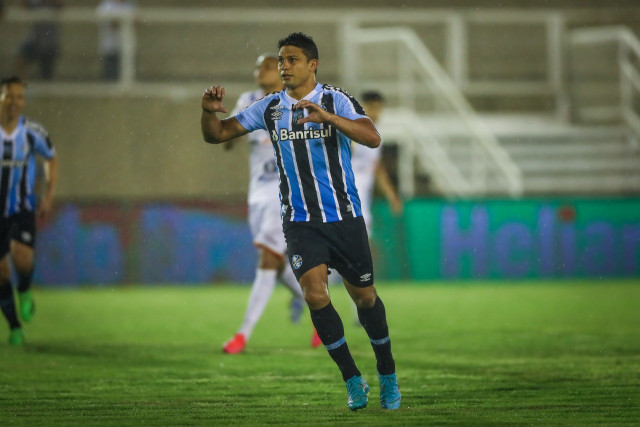 Série B: Grêmio empata com Brusque fora e chega a 13 jogos sem