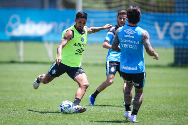 Grêmio treina em Fortaleza e finaliza preparativos para jogo deste