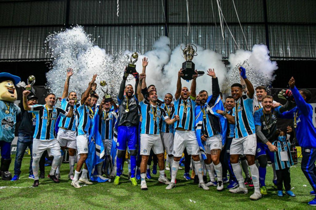 Grêmio testa melhor do mundo de futebol 7 no campo e estuda