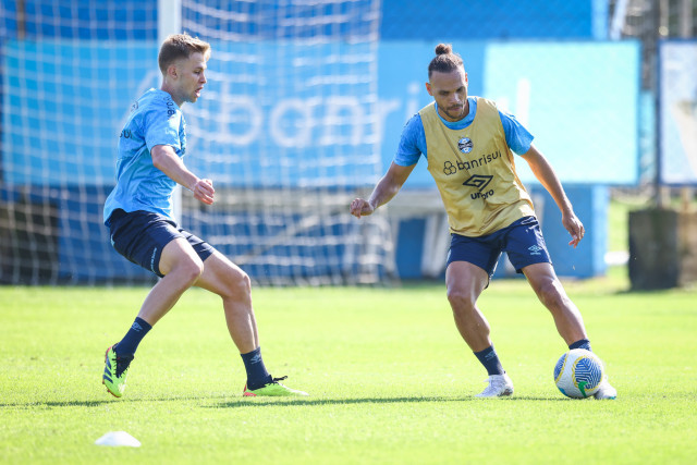 Grêmio se prepara para confronto contra o Athletico-PR em treino final.