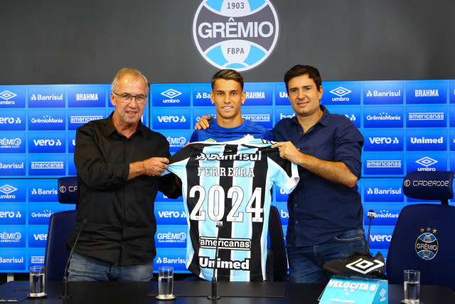 Jovem ex-Riograndense assina contrato com o Grêmio