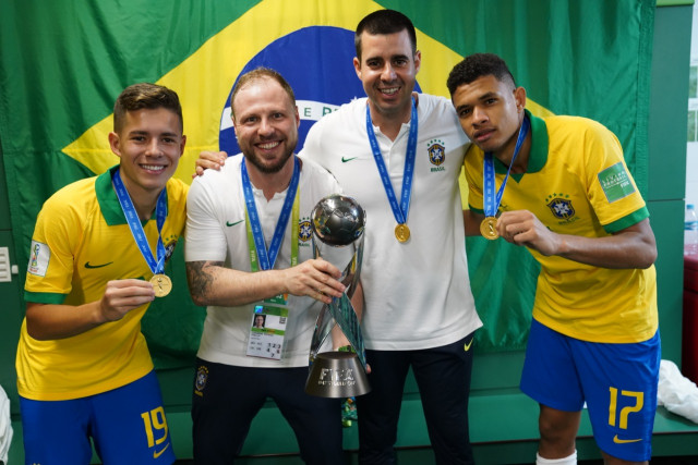 Brasileira disputa o Campeonato Mundial sub-17 de Levantamento de