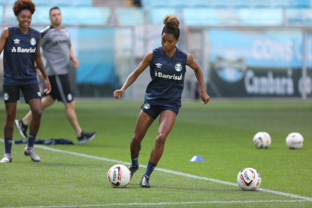 Gurias Gremistas empatam com Internacional e decidem Gauchão na Arena